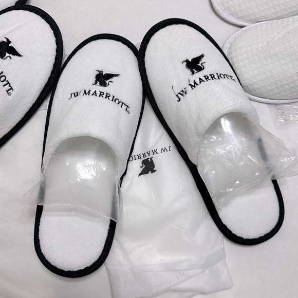 Slipper Bundle NWT in Dust/ Celo Bag Fuzzy and Waffle Styles 5 for $75| Unisex - Picture 4 of 9